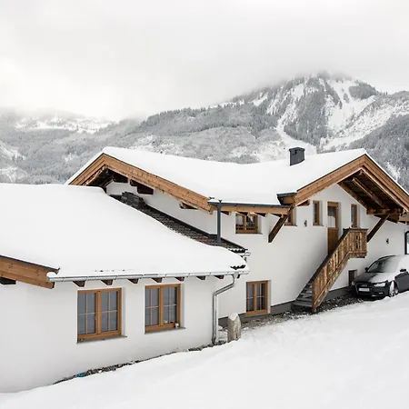 Vakantiehuis Modern Mansion In Near Area *