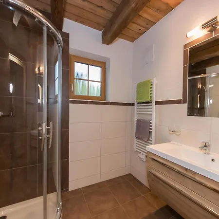 Modern Mansion In Near Area Vakantiehuis Kaprun