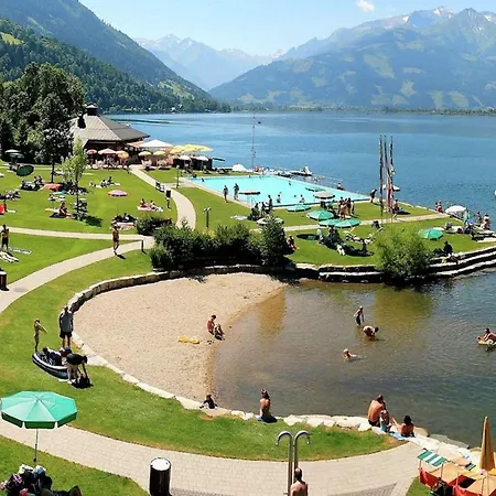 Modern Mansion In Near Area Vakantiehuis Kaprun